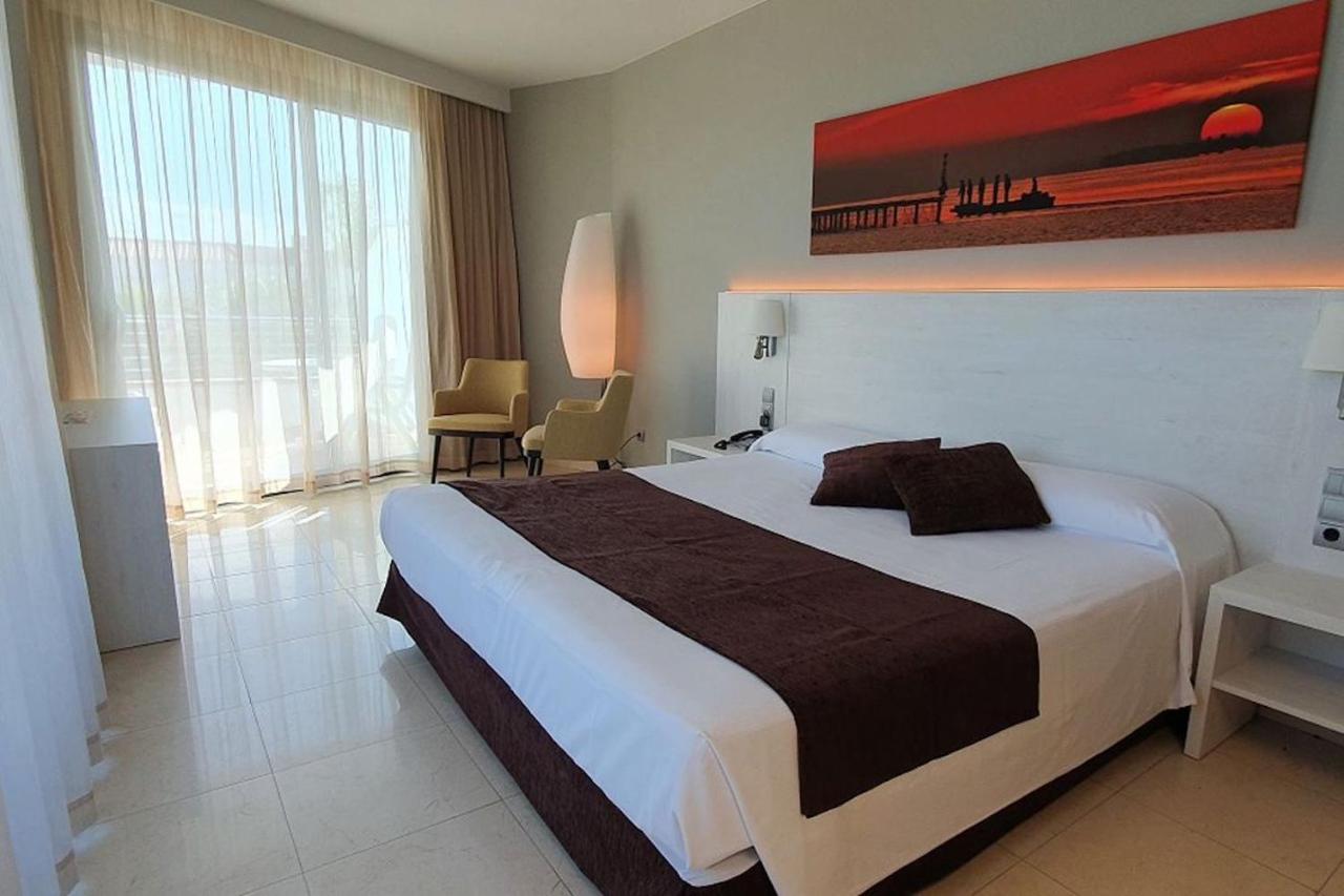 Hotel Miami Mar Sant Carlos de la Ràpita エクステリア 写真