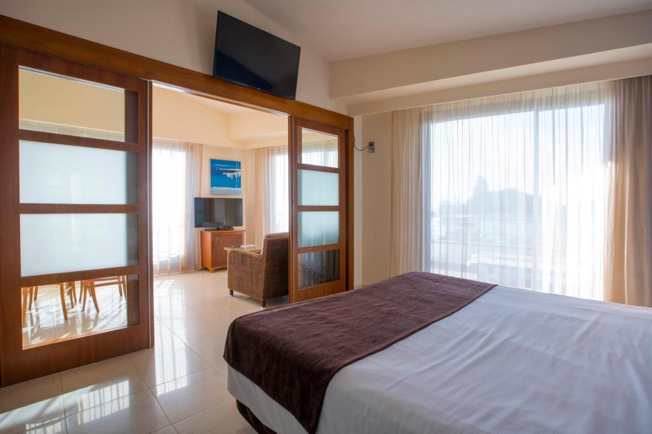 Hotel Miami Mar Sant Carlos de la Ràpita エクステリア 写真