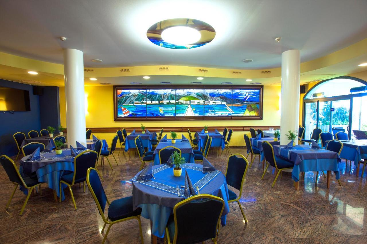 Hotel Miami Mar Sant Carlos de la Ràpita エクステリア 写真